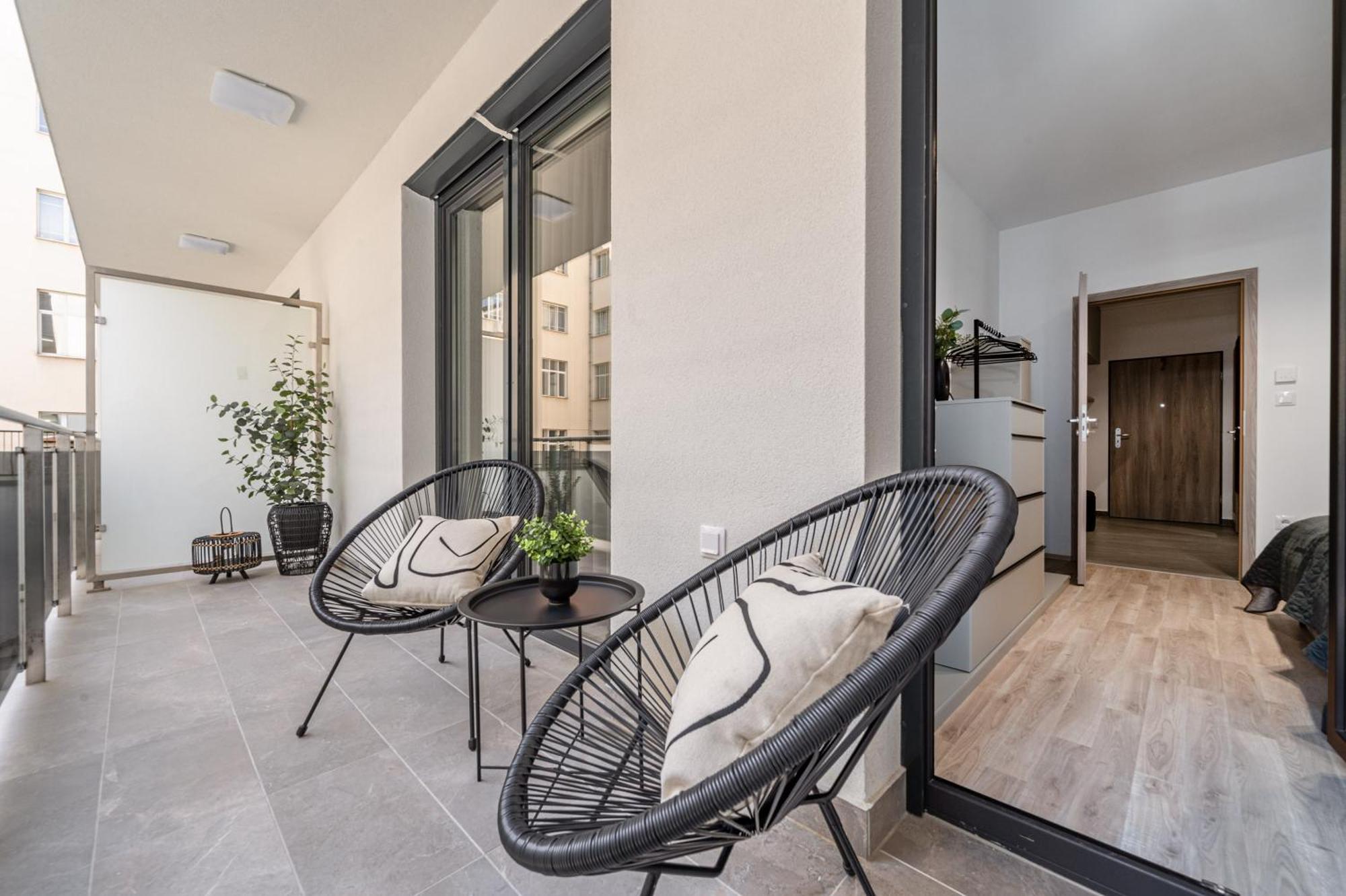 Condo With Balcony @ Downtown Budapest Exterior foto