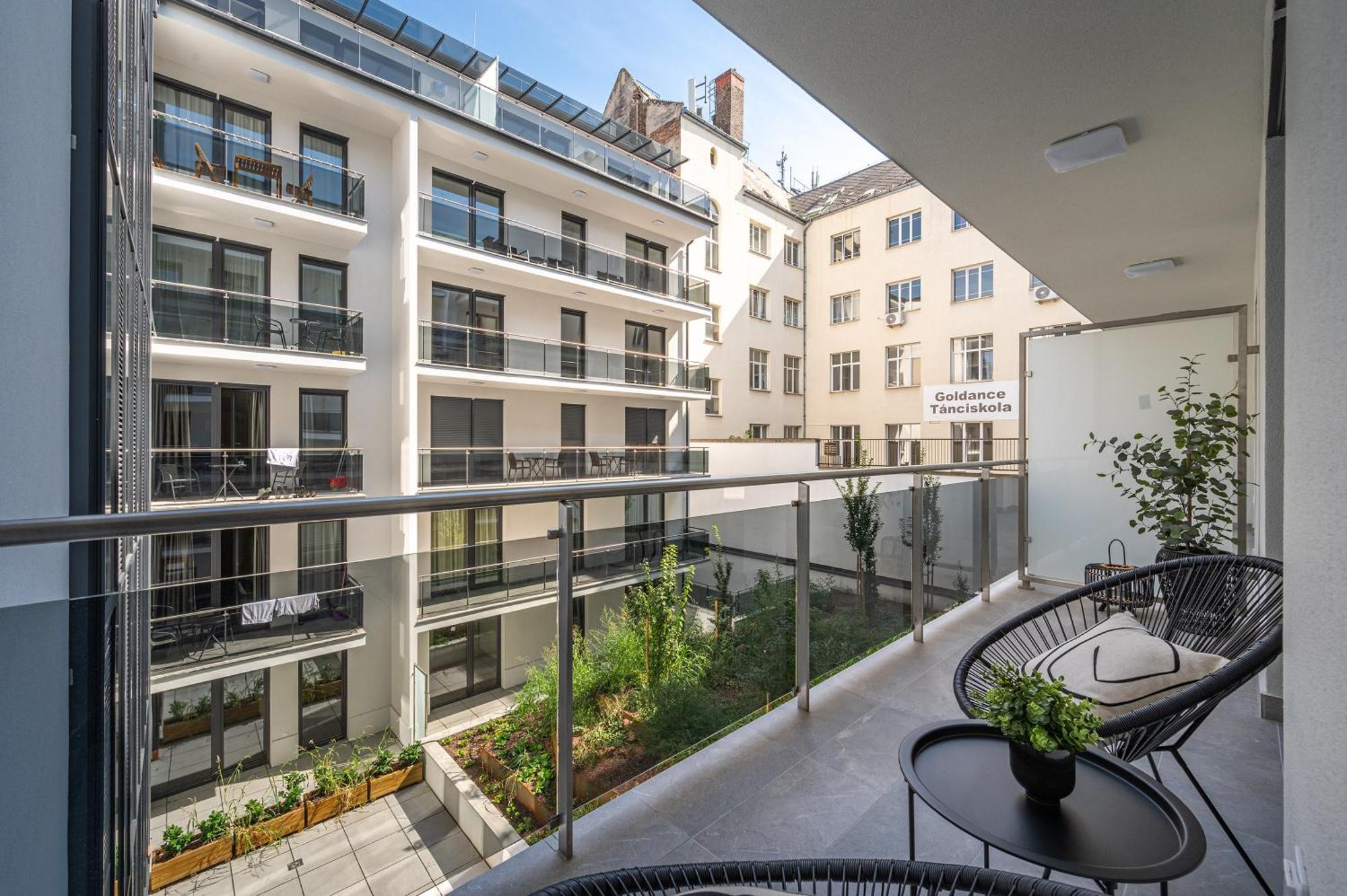Condo With Balcony @ Downtown Budapest Exterior foto
